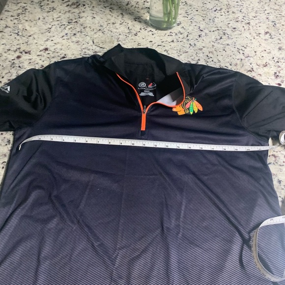 Men's Chicago Blackhawks Crash the Net Cool Base Half-Zip Pullover Jacket (L) - Picture 7 of 7